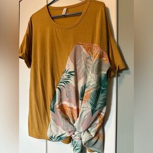 Oversized womens t shirt with floral print tie, medium